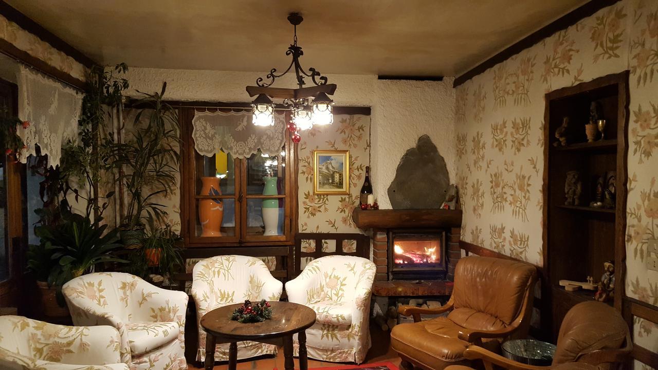 Residence Castelli ブレウイル・チェルヴィナイア エクステリア 写真