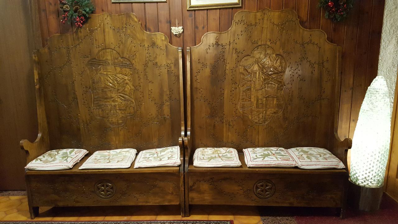 Residence Castelli ブレウイル・チェルヴィナイア エクステリア 写真