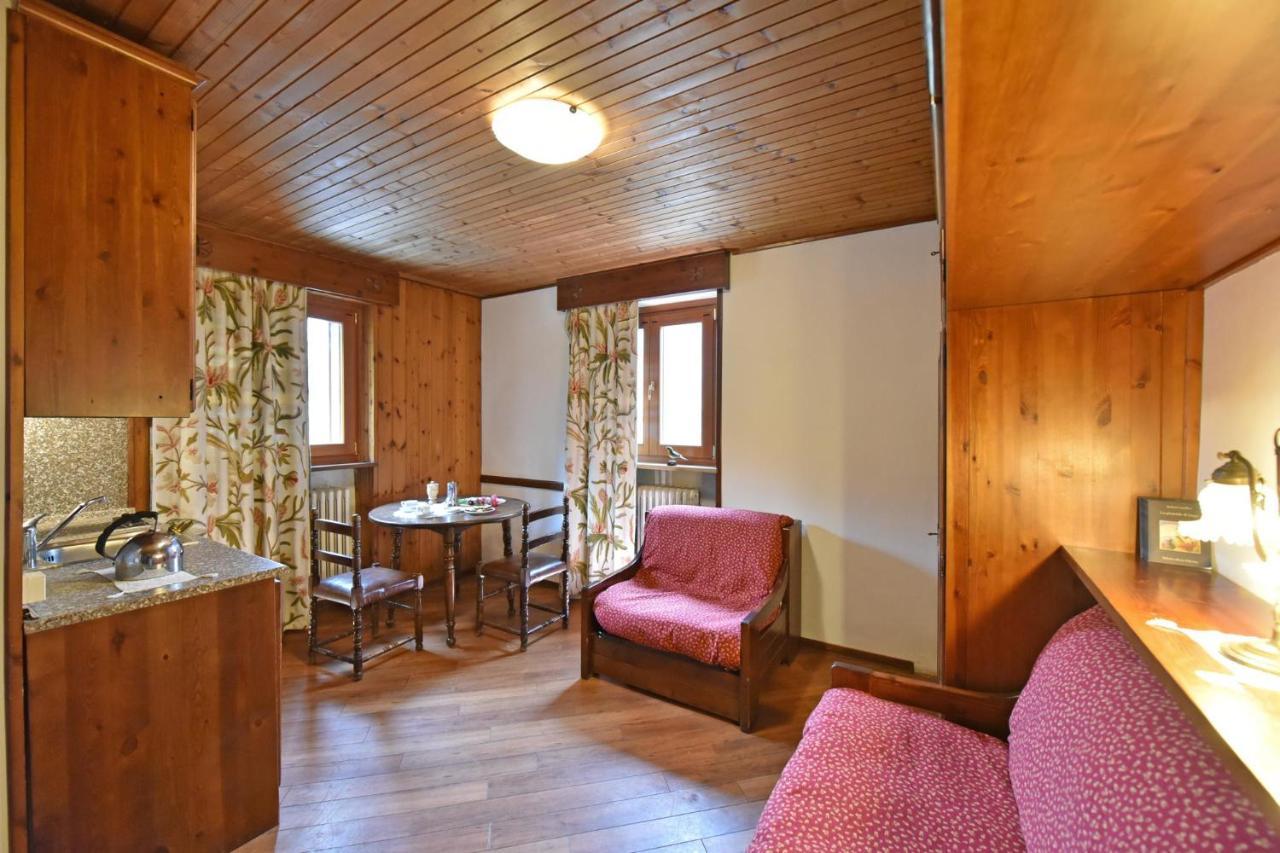 Residence Castelli ブレウイル・チェルヴィナイア エクステリア 写真