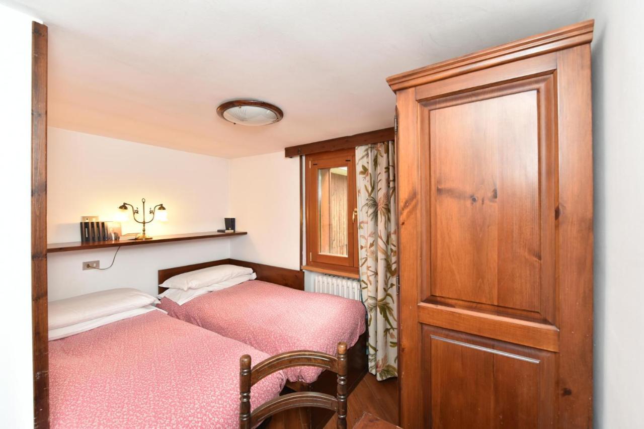 Residence Castelli ブレウイル・チェルヴィナイア エクステリア 写真