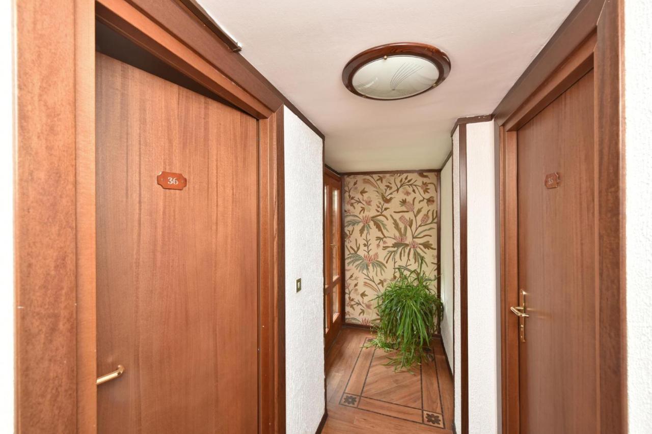 Residence Castelli ブレウイル・チェルヴィナイア エクステリア 写真